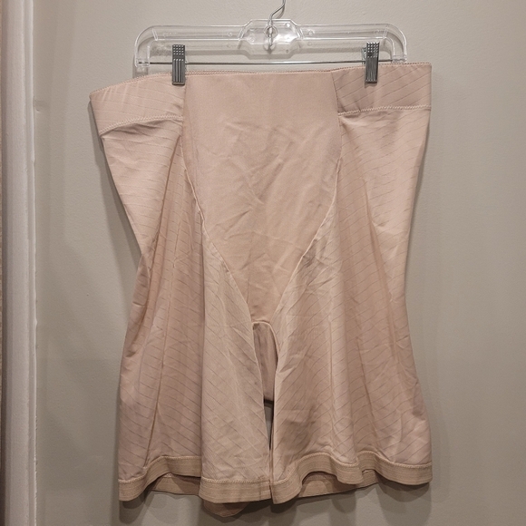 Glamorise Long-Leg Shaper Control Brief - 7XL/44 - Picture 4 of 9